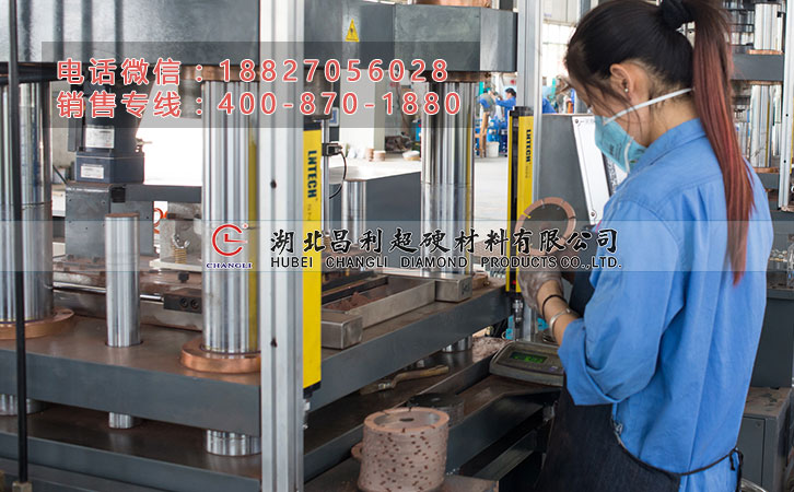 1476772498595303.jpg 湖北昌利生產車間10.jpg