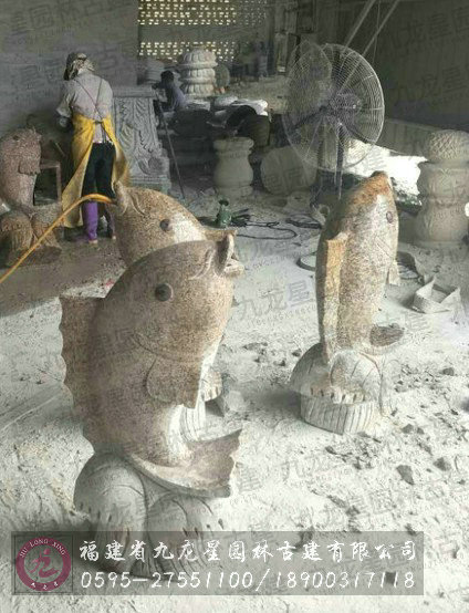 1513588775638396.jpg 噴水魚風(fēng)水球03.jpg