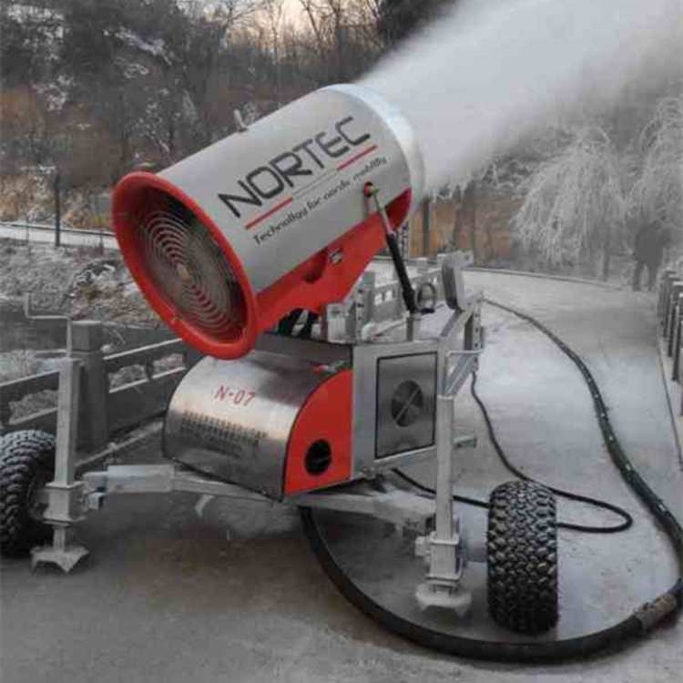 1507277637242405.jpg 造雪機