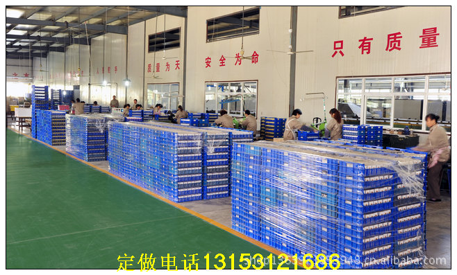 環(huán)宇包裝集團的四色印刷設(shè)備群